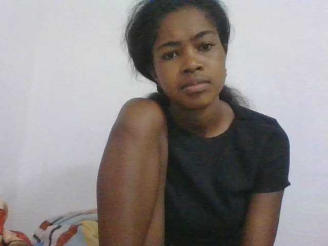 Phaniah1a live cam on BongaCams