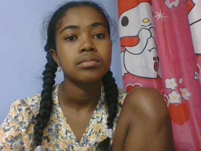 Phaniah1a live cam on BongaCams