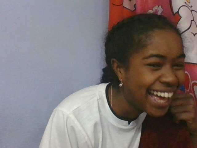 Phaniah1a live cam on BongaCams