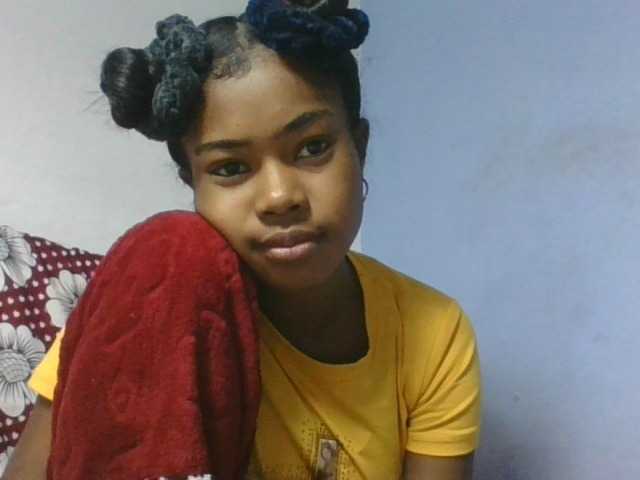 Phaniah1a live cam on BongaCams