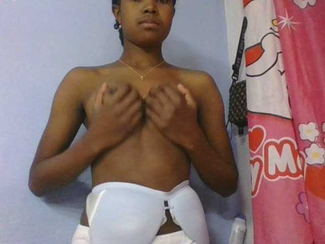 Phaniah1a live cam on BongaCams