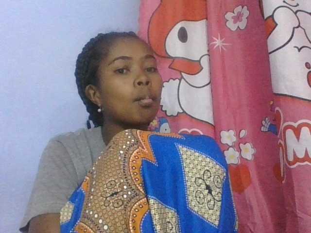 Phaniah1a live cam on BongaCams
