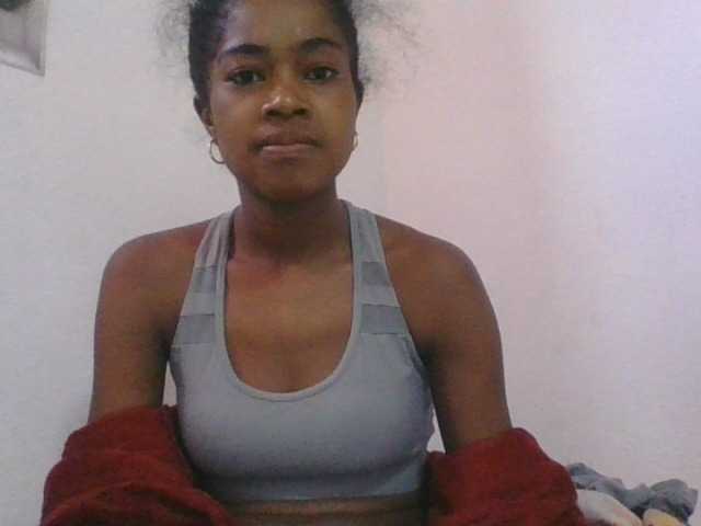 Phaniah1a live cam on BongaCams