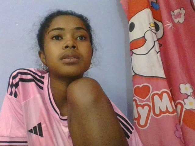 Phaniah1a live cam on BongaCams