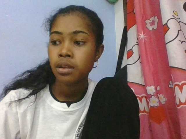 Phaniah1a live cam on BongaCams