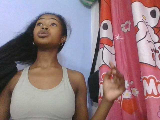 Phaniah1a live cam on BongaCams