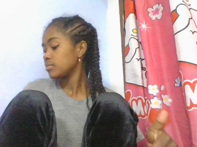 Phaniah1a live cam on BongaCams