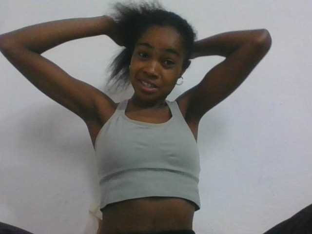 Phaniah1a live cam on BongaCams
