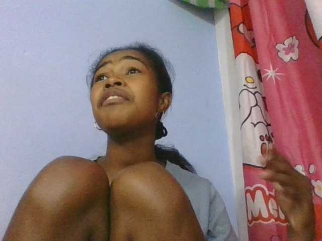 Phaniah1a live cam on BongaCams
