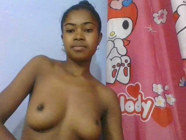 Phaniah1a live cam on BongaCams