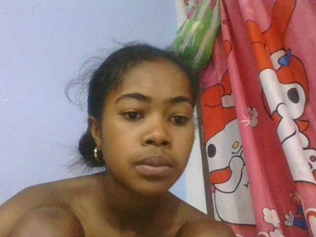 Phaniah1a live cam on BongaCams