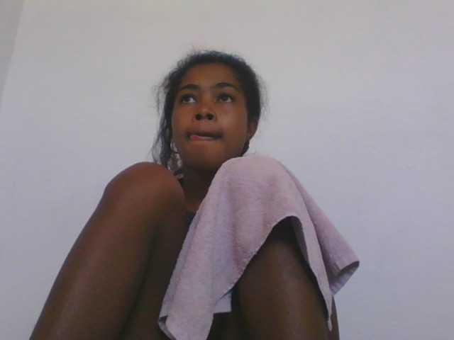 Phaniah1a live cam on BongaCams