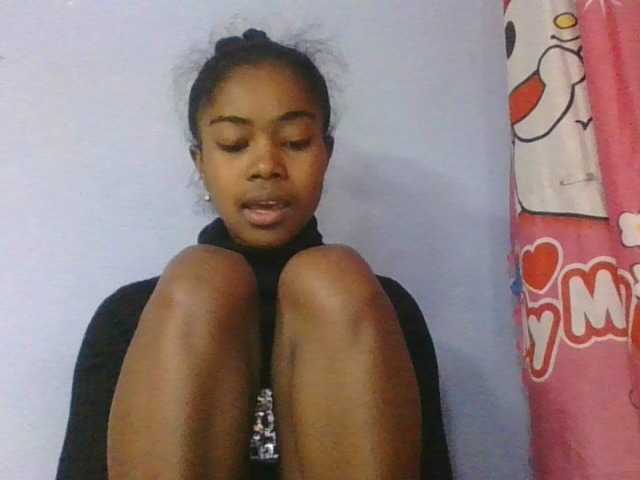 Phaniah1a live cam on BongaCams
