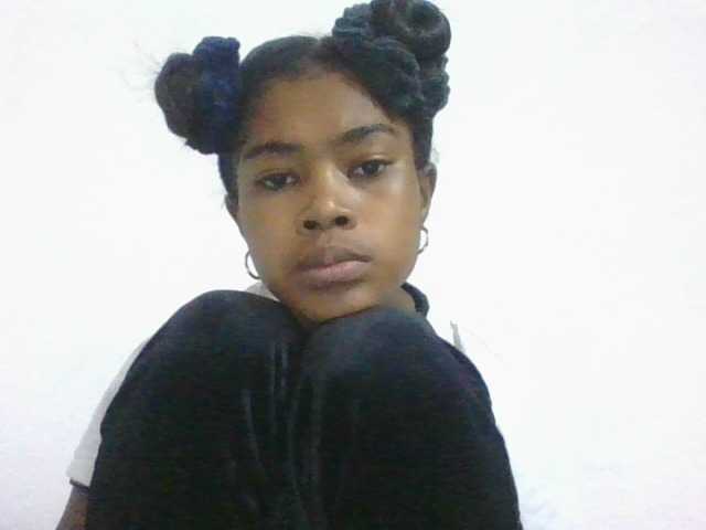 Phaniah1a live cam on BongaCams