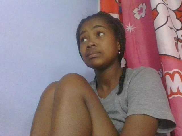 Phaniah1a live cam on BongaCams