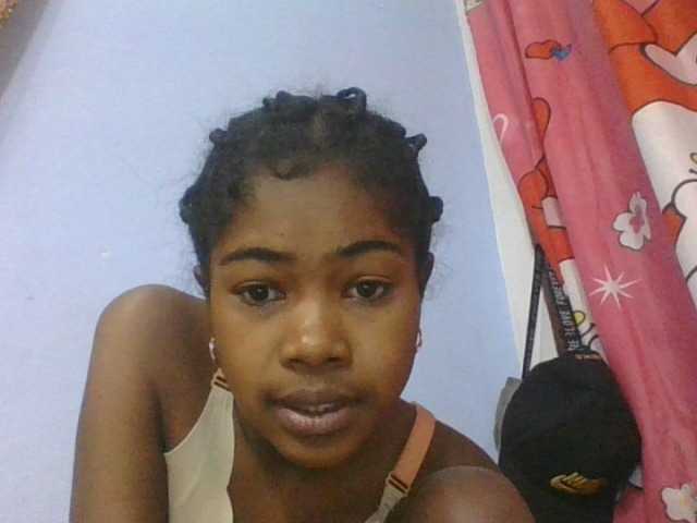 Phaniah1a live cam on BongaCams