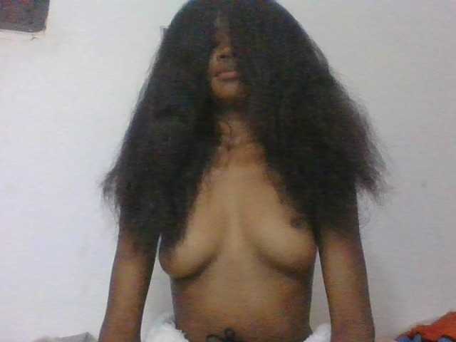 Phaniah1a live cam on BongaCams