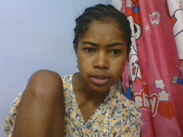 Phaniah1a live cam on BongaCams