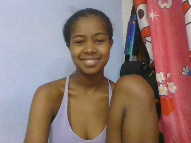 Phaniah1a live cam on BongaCams