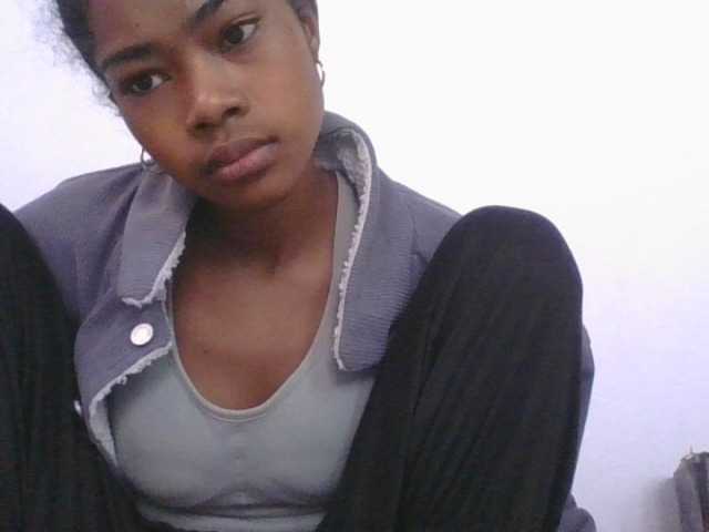 Phaniah1a live cam on BongaCams