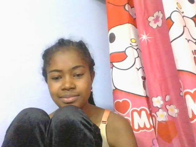 Phaniah1a live cam on BongaCams