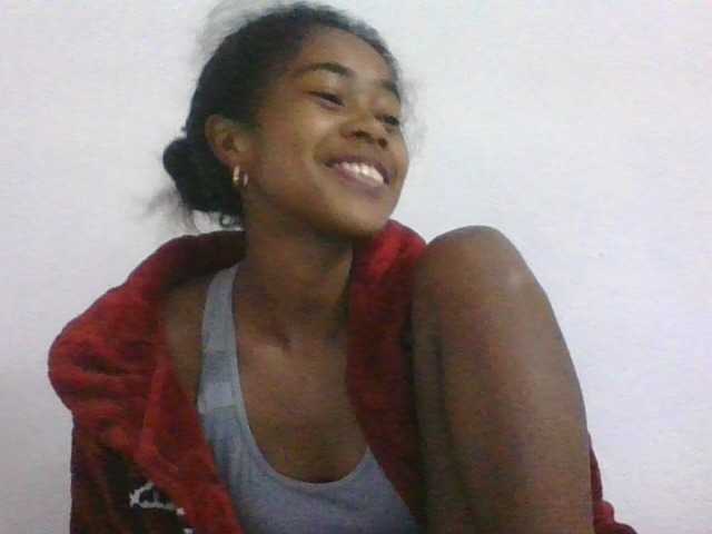 Phaniah1a live cam on BongaCams