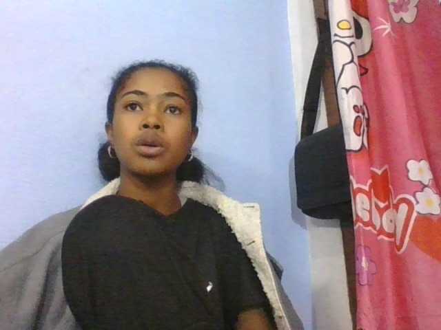 Phaniah1a live cam on BongaCams