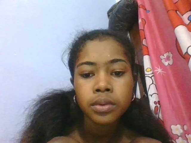 Phaniah1a live cam on BongaCams