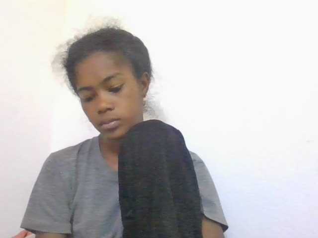 Phaniah1a live cam on BongaCams