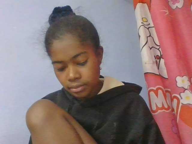 Phaniah1a live cam on BongaCams
