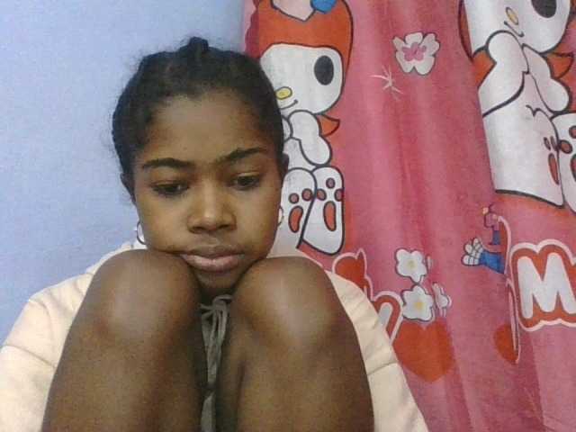 Phaniah1a live cam on BongaCams