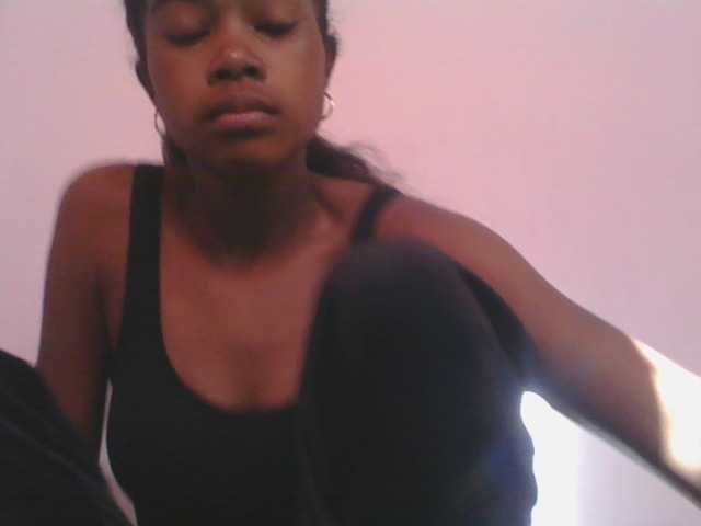 Phaniah1a live cam on BongaCams