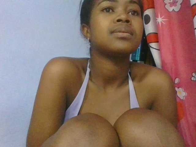 Phaniah1a live cam on BongaCams
