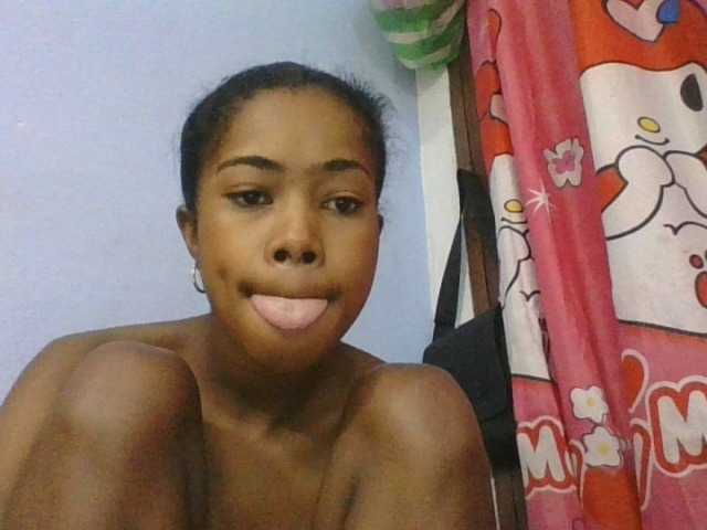 Phaniah1a live cam on BongaCams