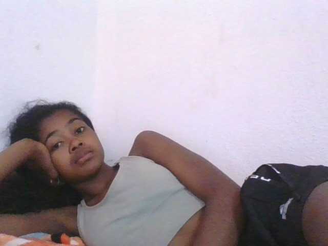 Phaniah1a live cam on BongaCams