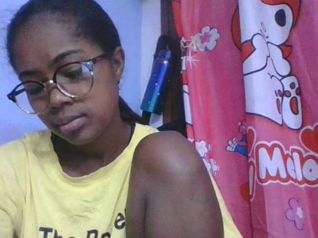 Phaniah1a live cam on BongaCams