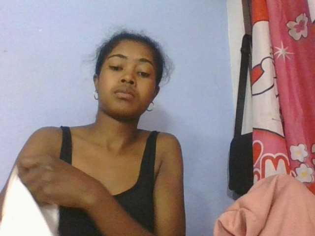 Phaniah1a live cam on BongaCams