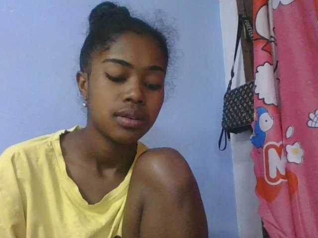 Phaniah1a live cam on BongaCams