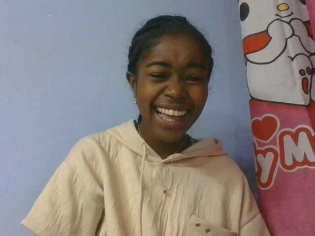 Phaniah1a live cam on BongaCams