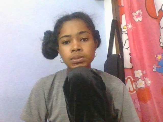 Phaniah1a live cam on BongaCams