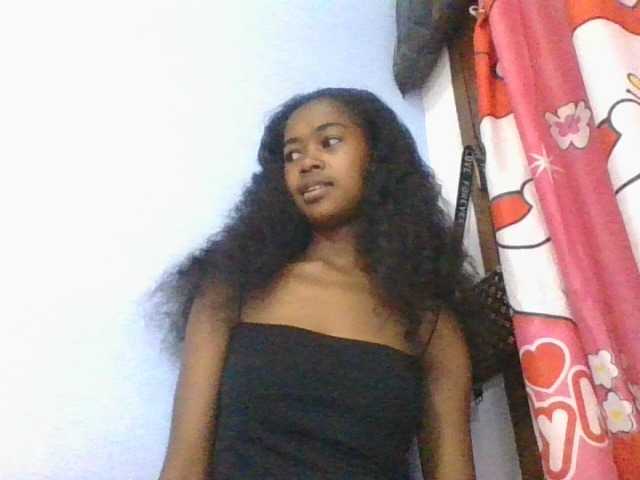 Phaniah1a live cam on BongaCams