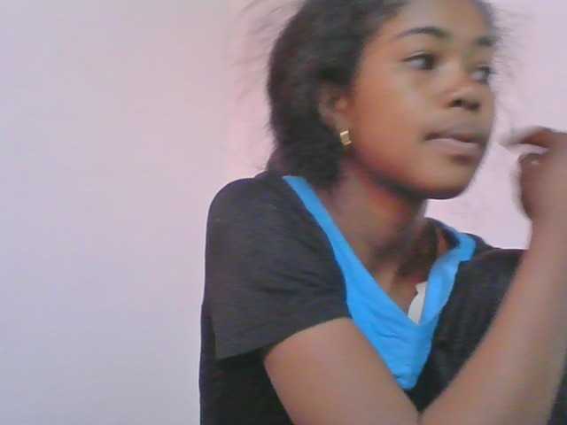 Phaniah1a live cam on BongaCams