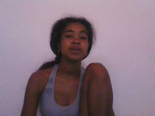 Phaniah1a live cam on BongaCams