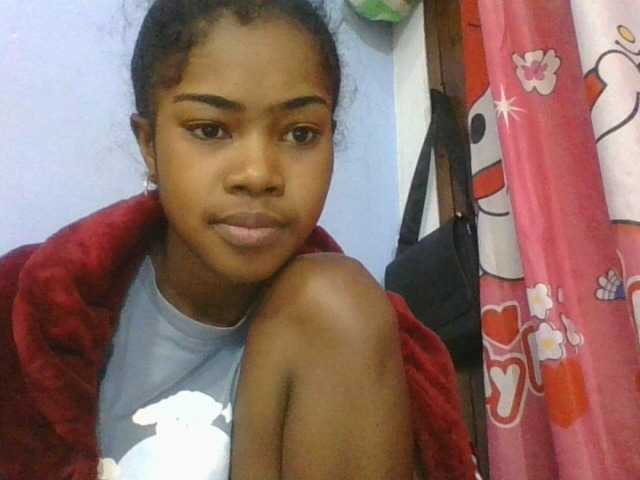Phaniah1a live cam on BongaCams