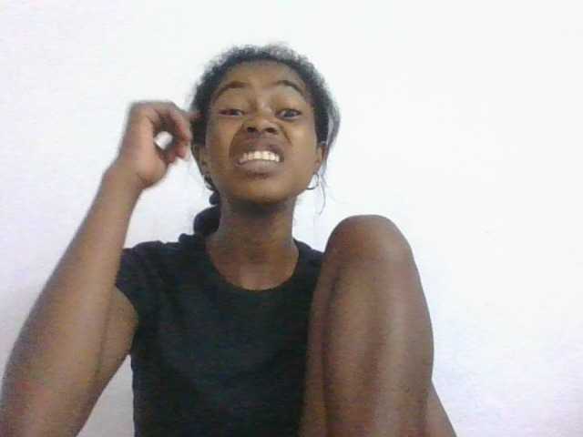 Phaniah1a live cam on BongaCams