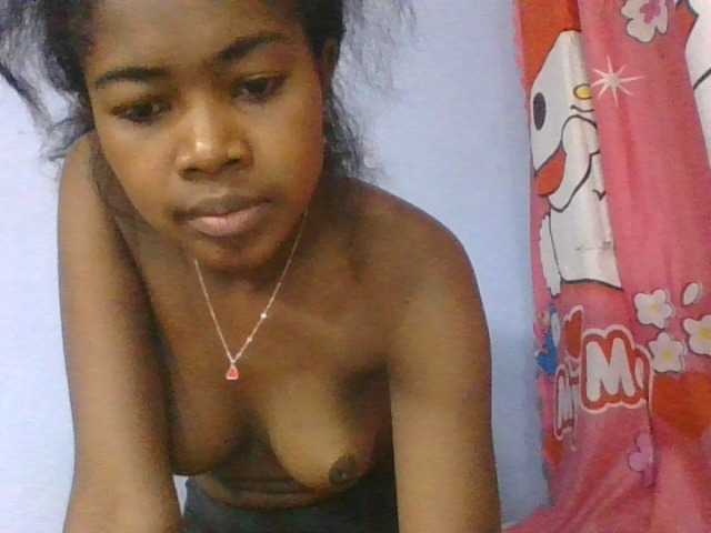 Phaniah1a live cam on BongaCams
