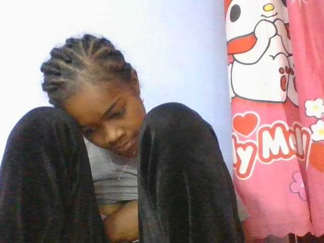 Phaniah1a live cam on BongaCams