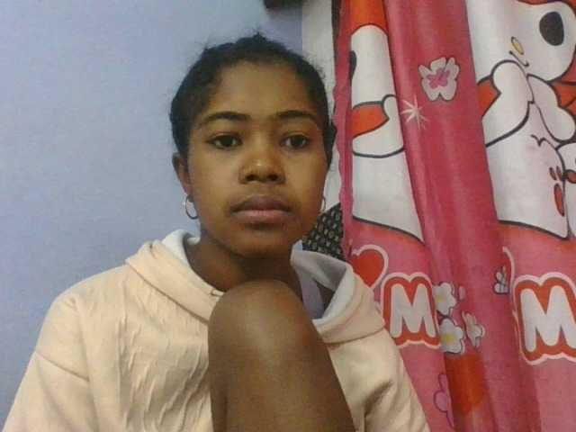 Phaniah1a live cam on BongaCams