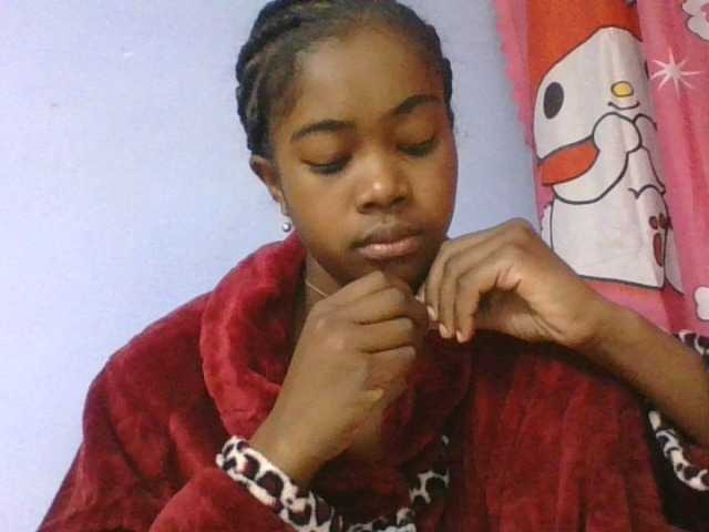 Phaniah1a live cam on BongaCams