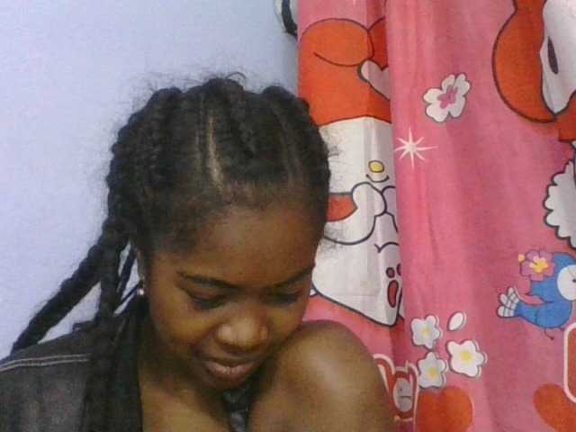 Phaniah1a live cam on BongaCams